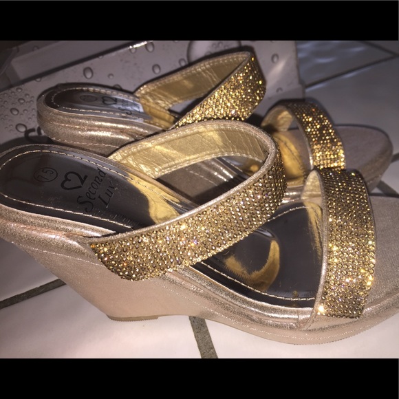 Second Luv Shoes - Champagne colored shoes! New! Final Price‼️